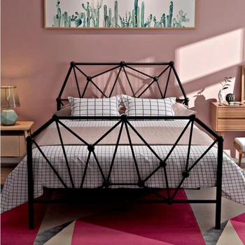 Проста желязна художествена легло в гражданското стил в скандинавски стил 1,2 м до 1,5 метра, едно двойно легло за деца и възрастни
