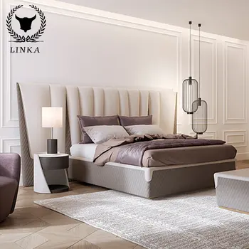 Светла луксозна спалня в италиански стил, голям апартамент, основна спалня, кожена художествена легло 1,8 м, вила, голямо легло по поръчка