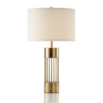 Постмодернистская минималистичная златна желязна настолна лампа персонални модел стая нощна лампа за спални хол кабинет украса на хотела