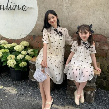 Едни и същи рокли за майки и дъщери, елегантна рокля с цветя модел за майки и малки момичета в китайски стил, дамски летни дрехи 2023 г.