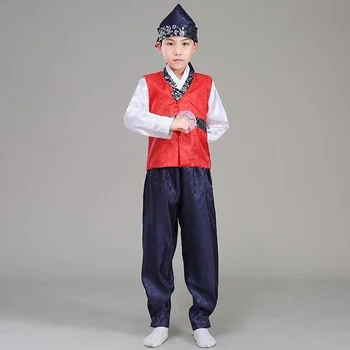 Нова марка детски традиционни старинни костюми Ханбок за момчета, фотография пътуване, на корейското етническото представителство на 1 юни