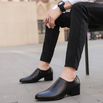 Ежедневни бизнес мъжки обувки 2023 г., Модни Черни обувки с цип с остри пръсти, Нова кожена обувките на платформа 8 см, Мъжки двуслойни модела обувки от телешка кожа
