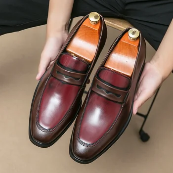 Мъжки Лоферы с остри пръсти в британския стил, ретро стил, цветни лоскутные обувки-oxfords на равна подметка, ежедневни лоферы, Официалната модельная обувки