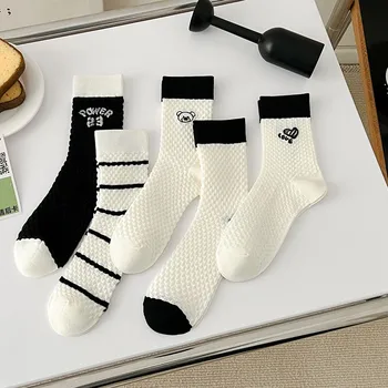 Дамски Чорапи, Тънки Черно-Бели Памучни Чорапи с принтом Хубаво Мечка във формата на Сърце, Удобни Универсални Чорапи JK, Дамски Чорапи със Средна Дължина, A103