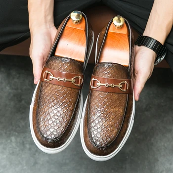 Висококачествени Мъжки Ежедневни обувки с желязна Катарама, Бизнес Ежедневни Обувки на дебела подметка, Обувки от лачена кожа На платформа, Мъжки Обувки, Без Съединителни Голям размер